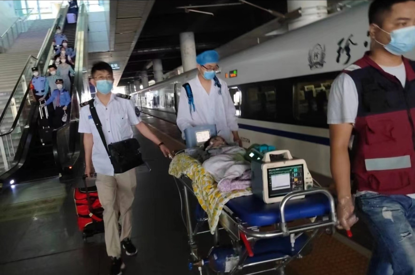 两当县高铁转运公司